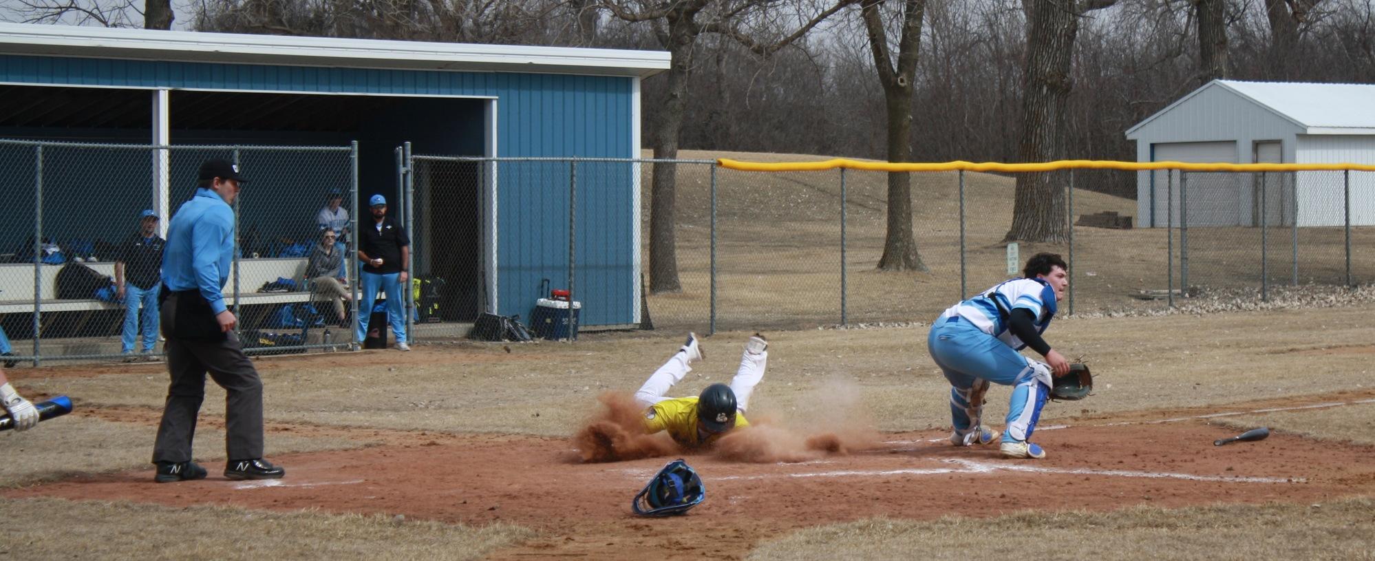 Lakers take two form Blue Jays
