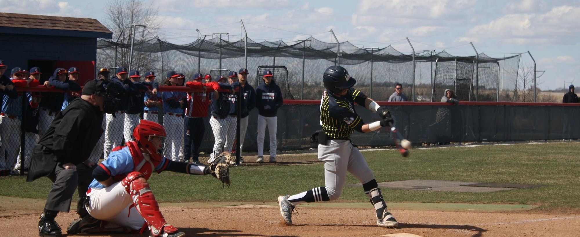 Lakers split with Spartans on Saturday