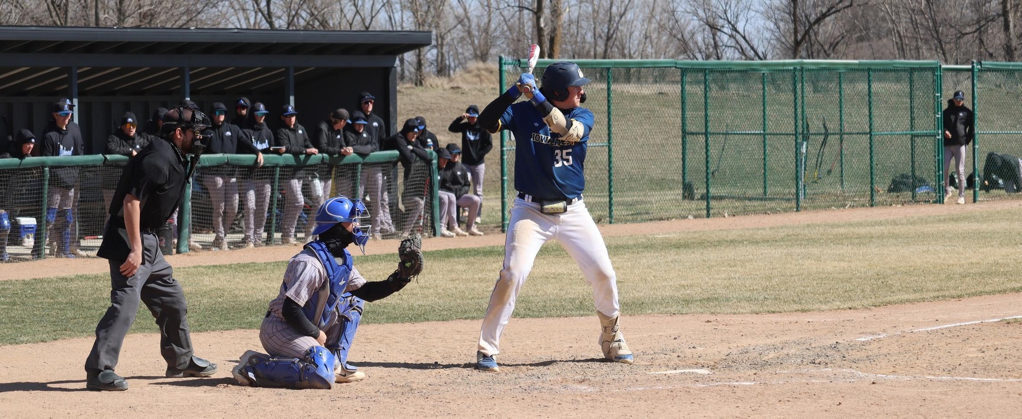 Lakers Earn Series Victory Over Trojans
