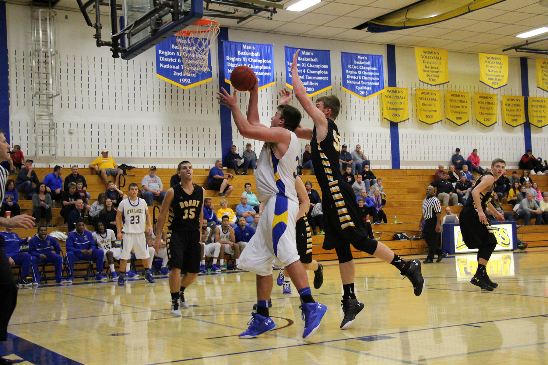 Indian Hills 94 Iowa Lakes 79