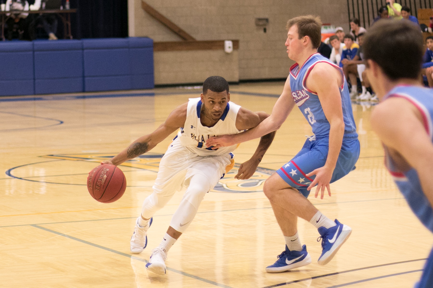 Lakers beat 17th ranked Southwestern