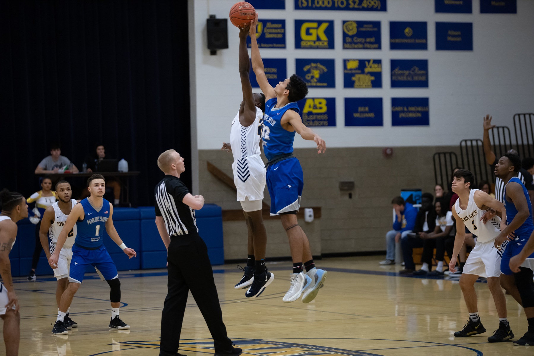Lakers host Iowa Central in ICCAC opener