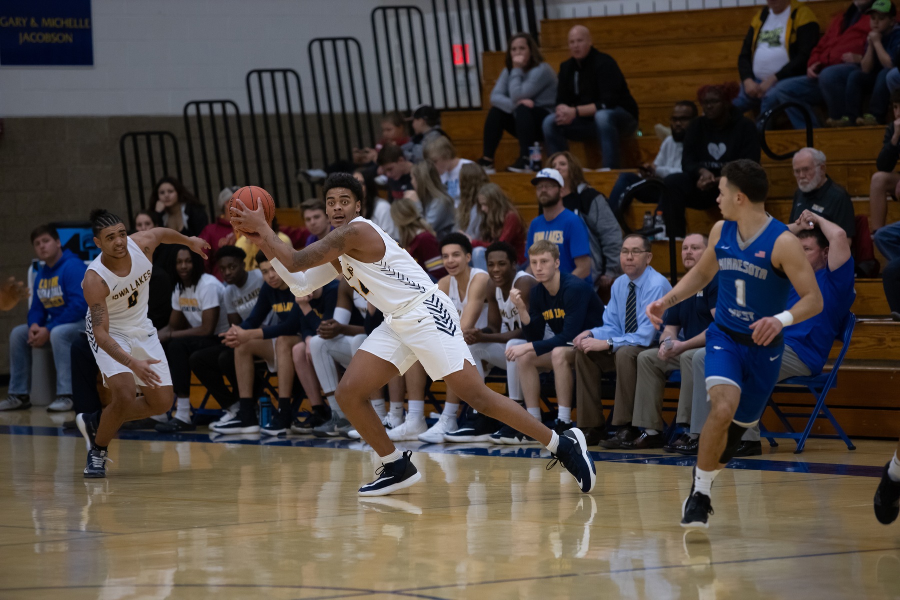 Lakers fall at DMACC