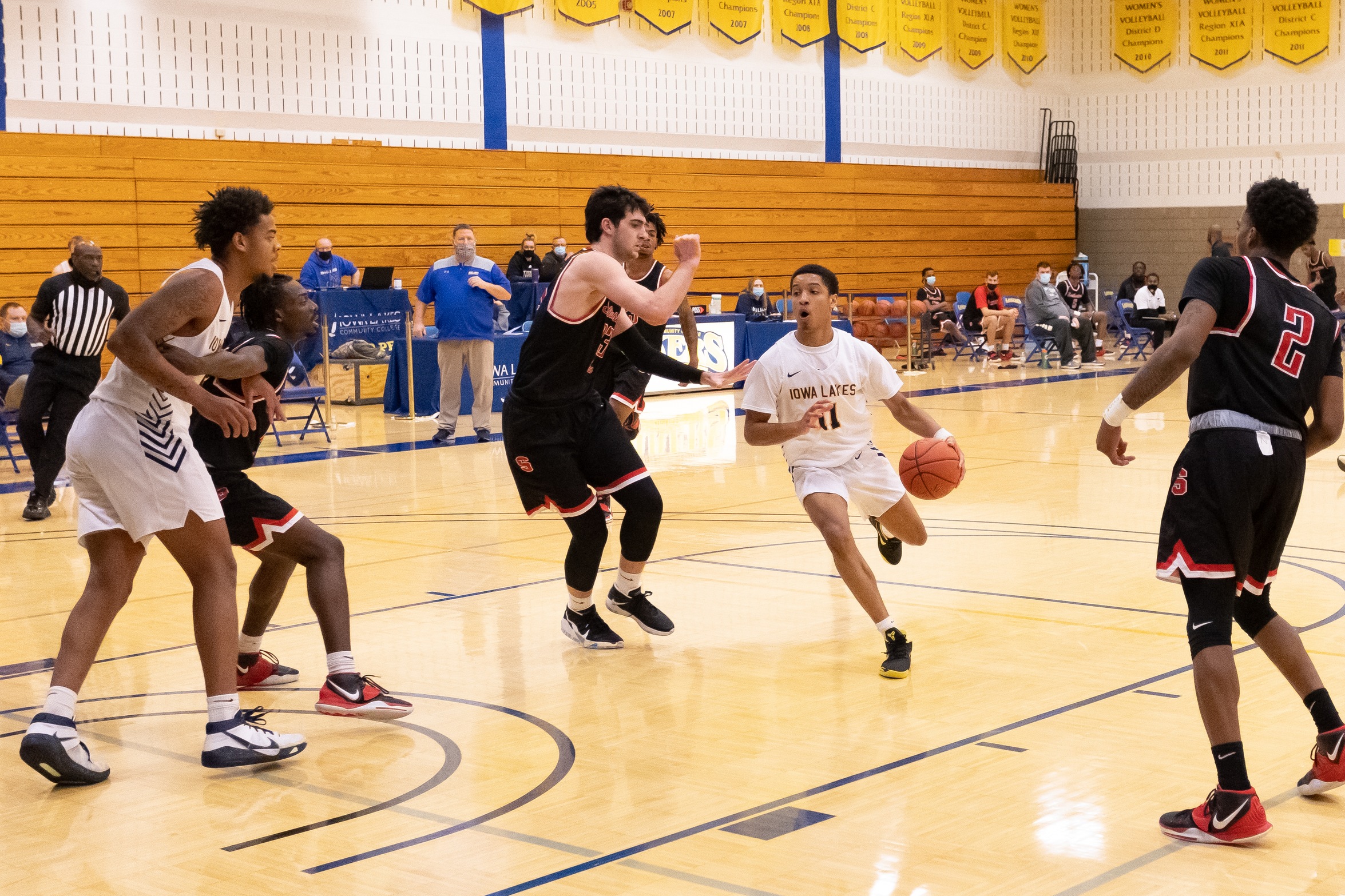 Lakers beat Southwestern