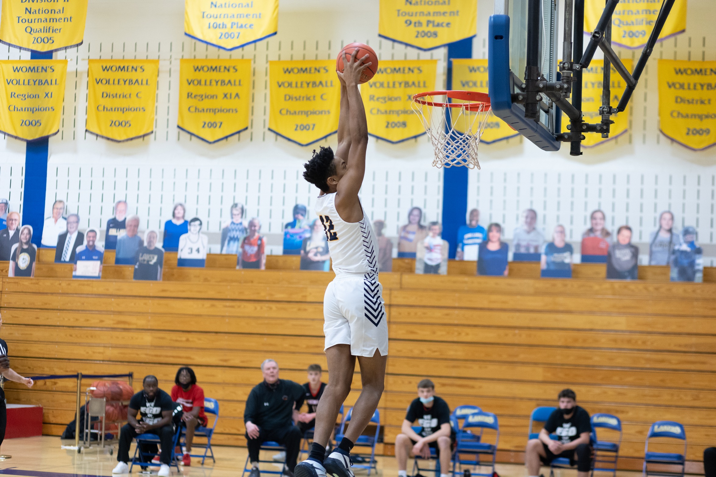 Lakers 67 Iowa Western 65