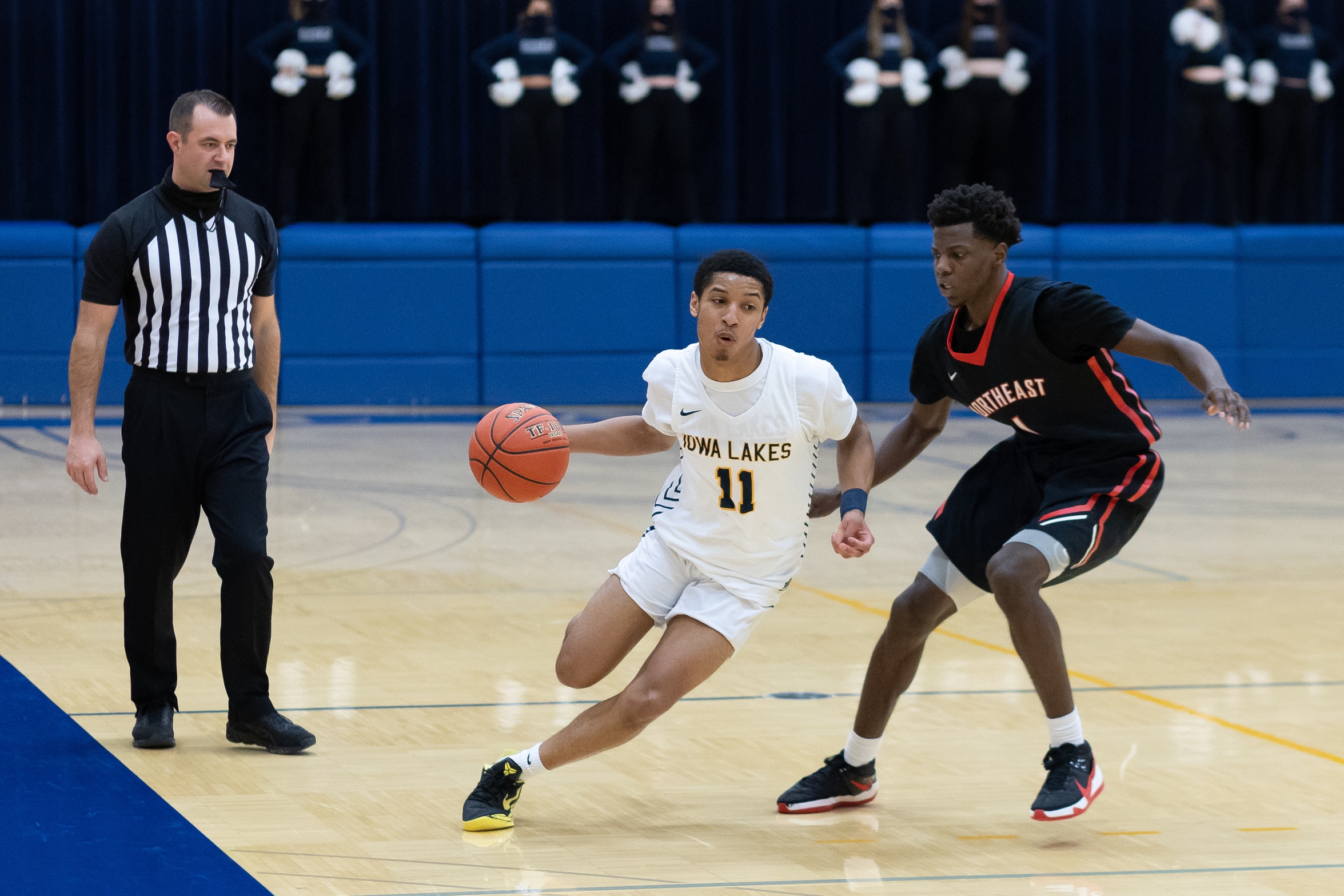 Lakers take 2 at Pinnacle Classic