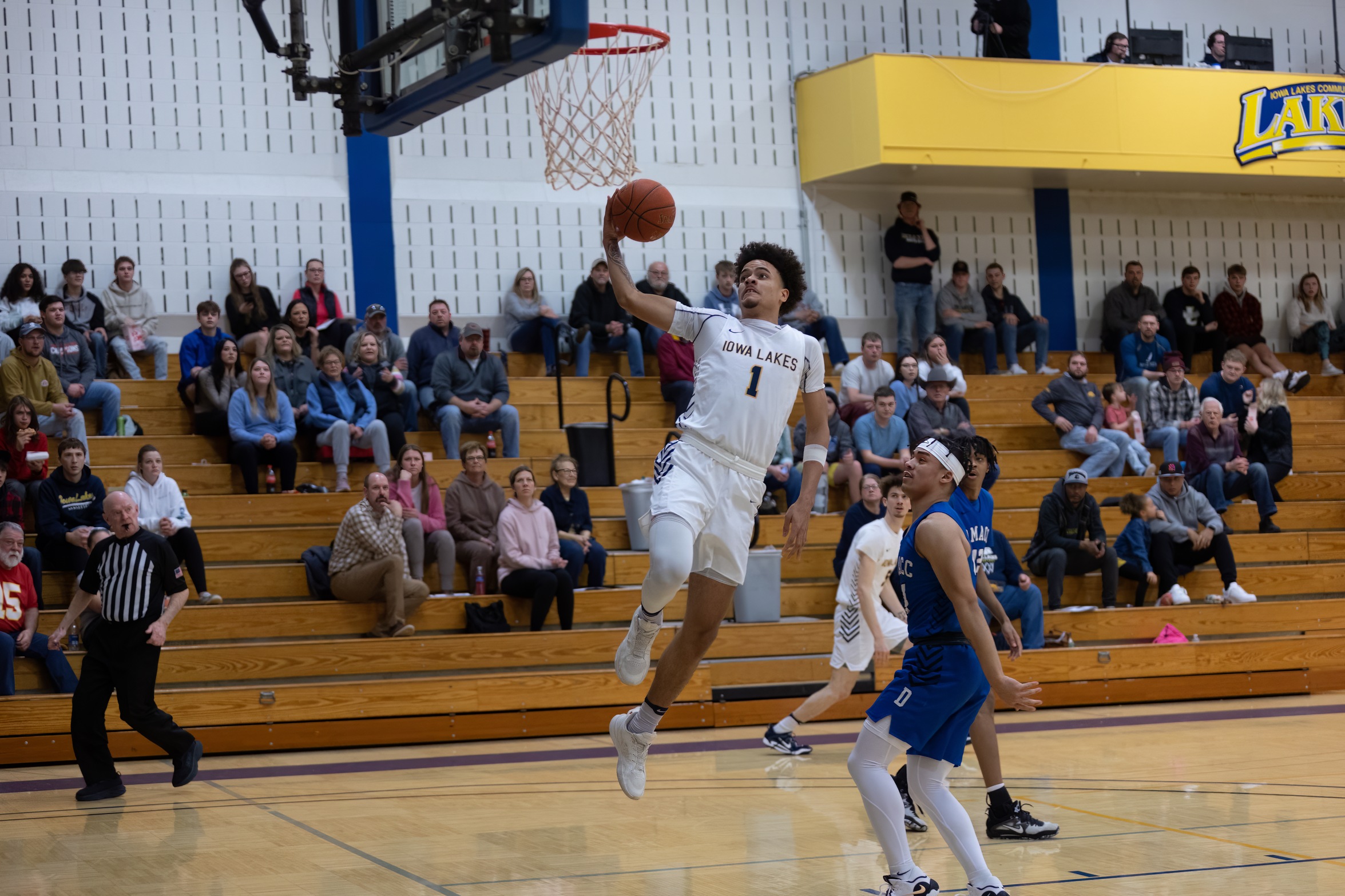 Lakers to Host Kirkwood in Regional Final