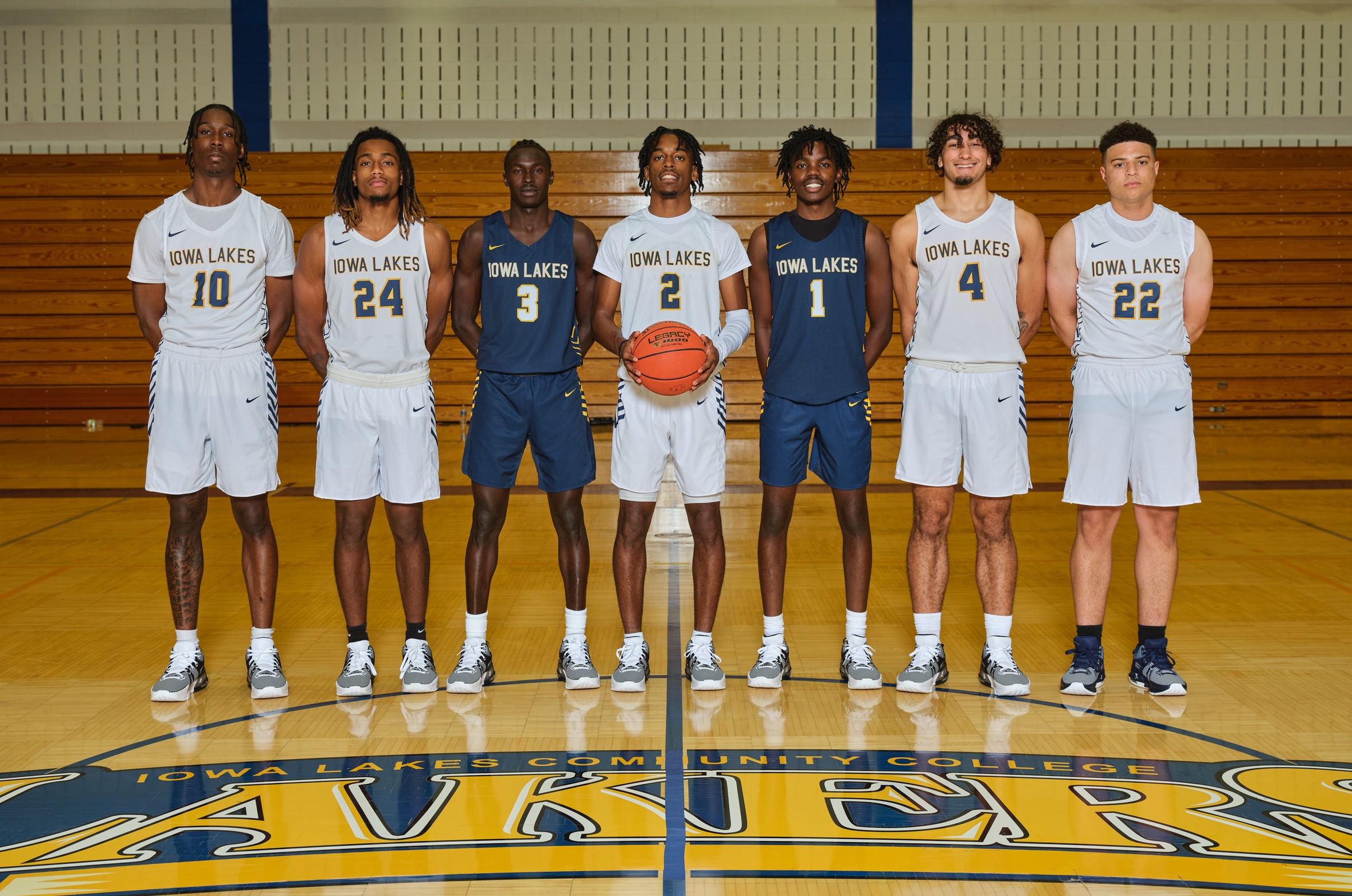 Laker men win 6th in a row on Sophomore Day