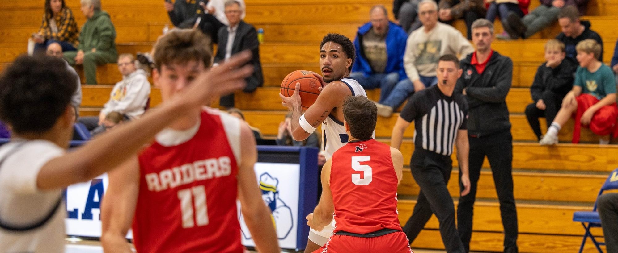 Lakers Fall on the Road at No. 6 Ellsworth, 89&ndash;59