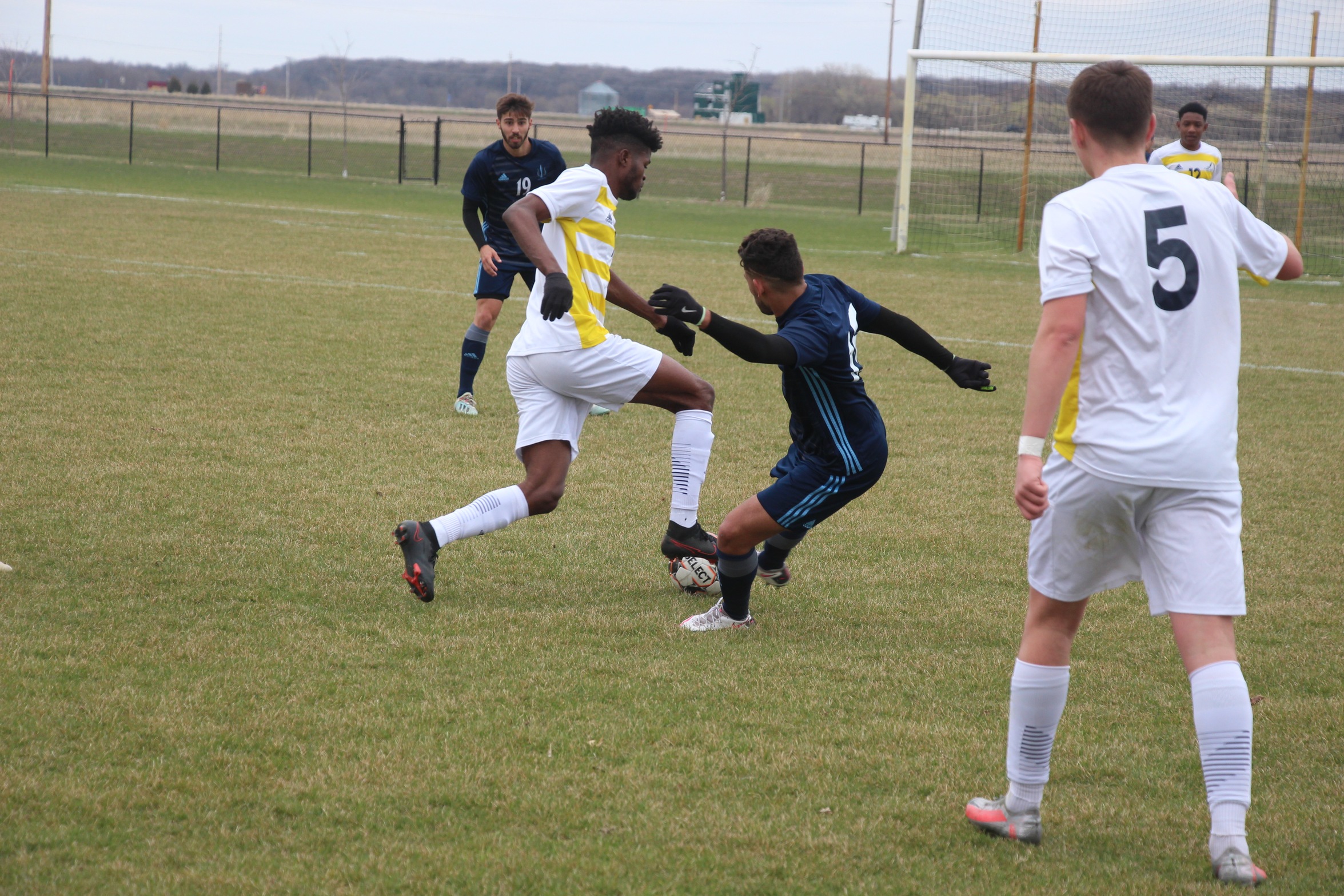 TRITONS TAKE DOWN LAKERS IN OT