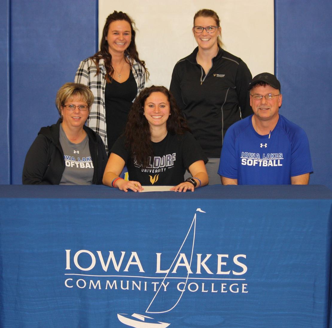 Markman Signs with Waldorf University