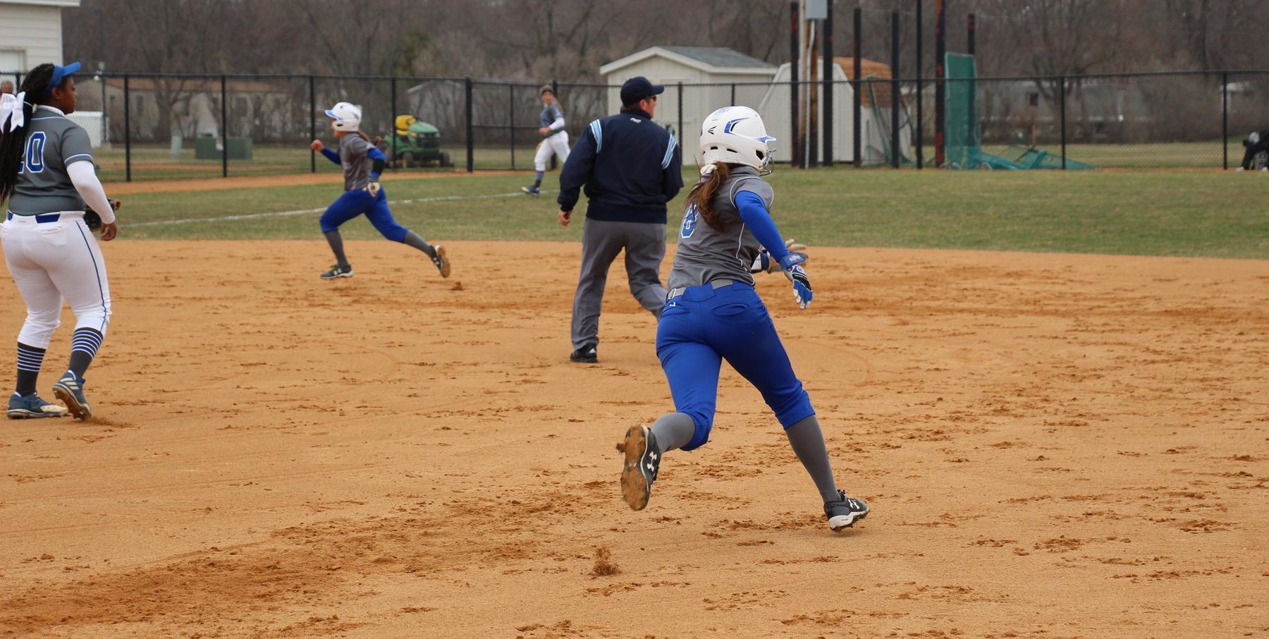 Lakers Earn Split with Iowa Central