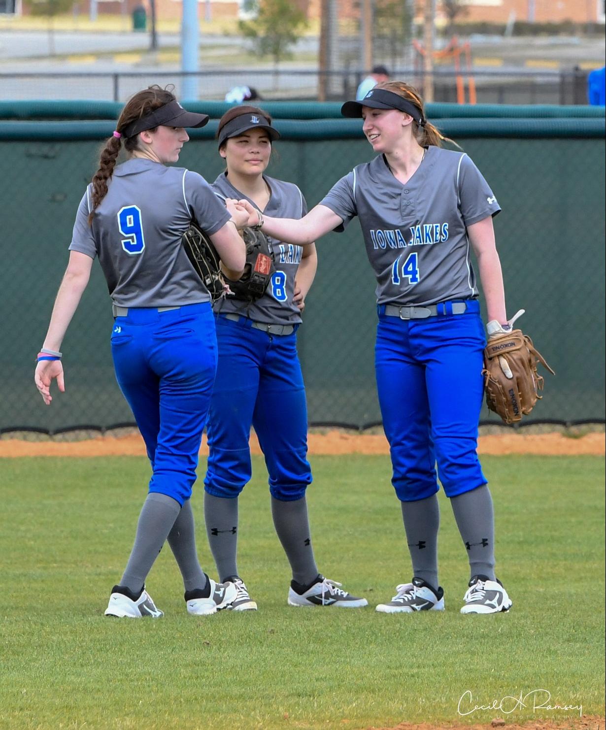 Lakers Drop Two Against Indian Hills