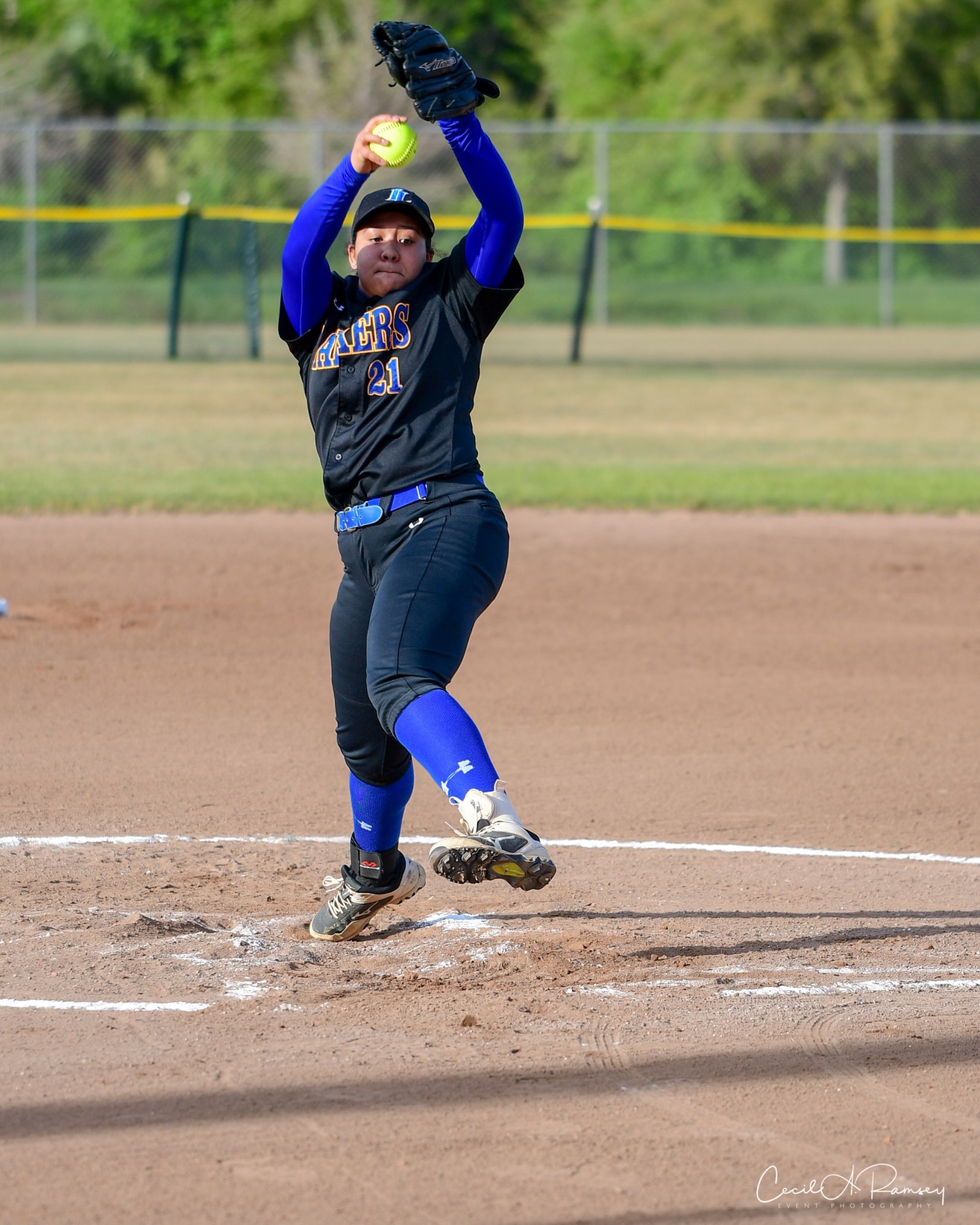 Lakers Split with Spartans