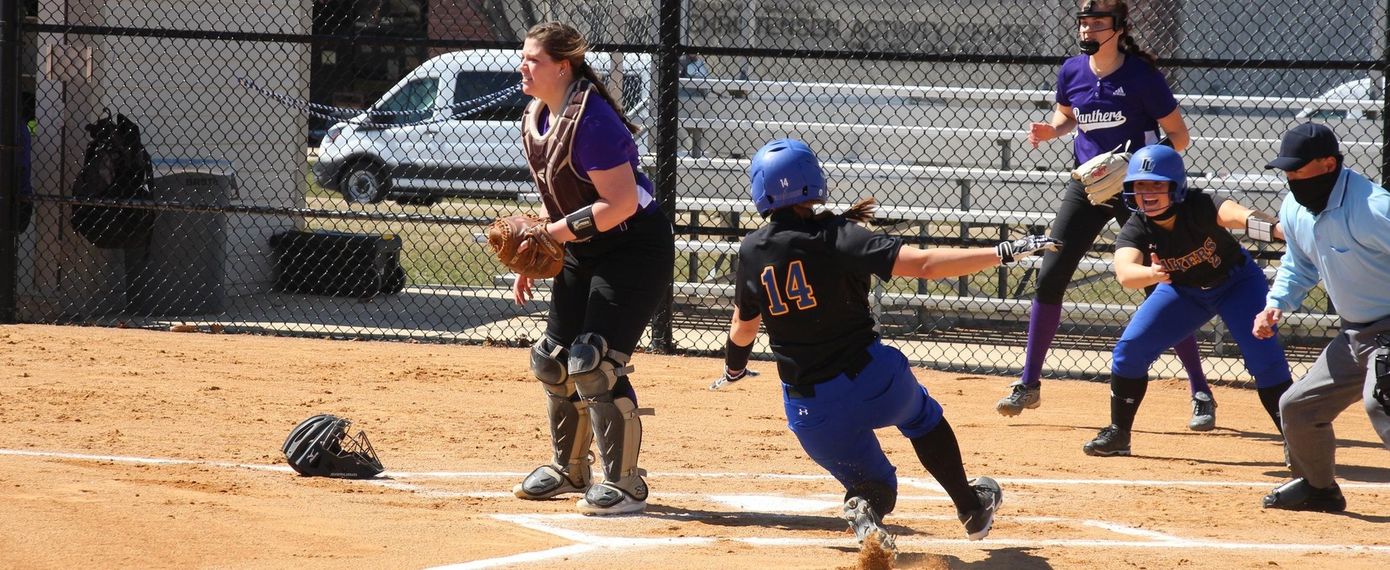 Lakers Split with #3 DMACC