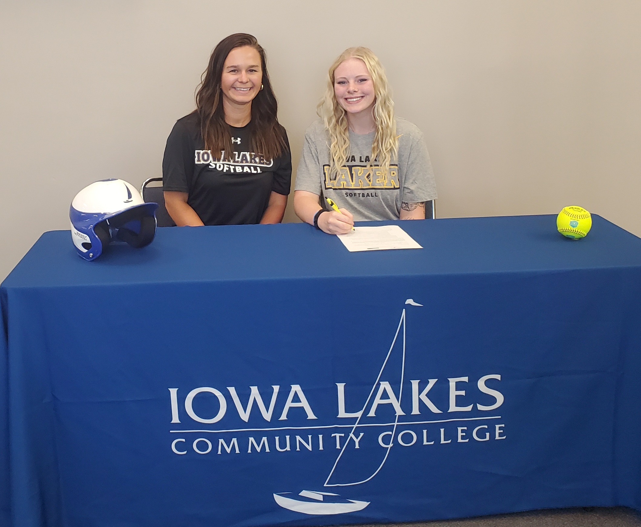 Laker Softball Signs Madison Goosmann