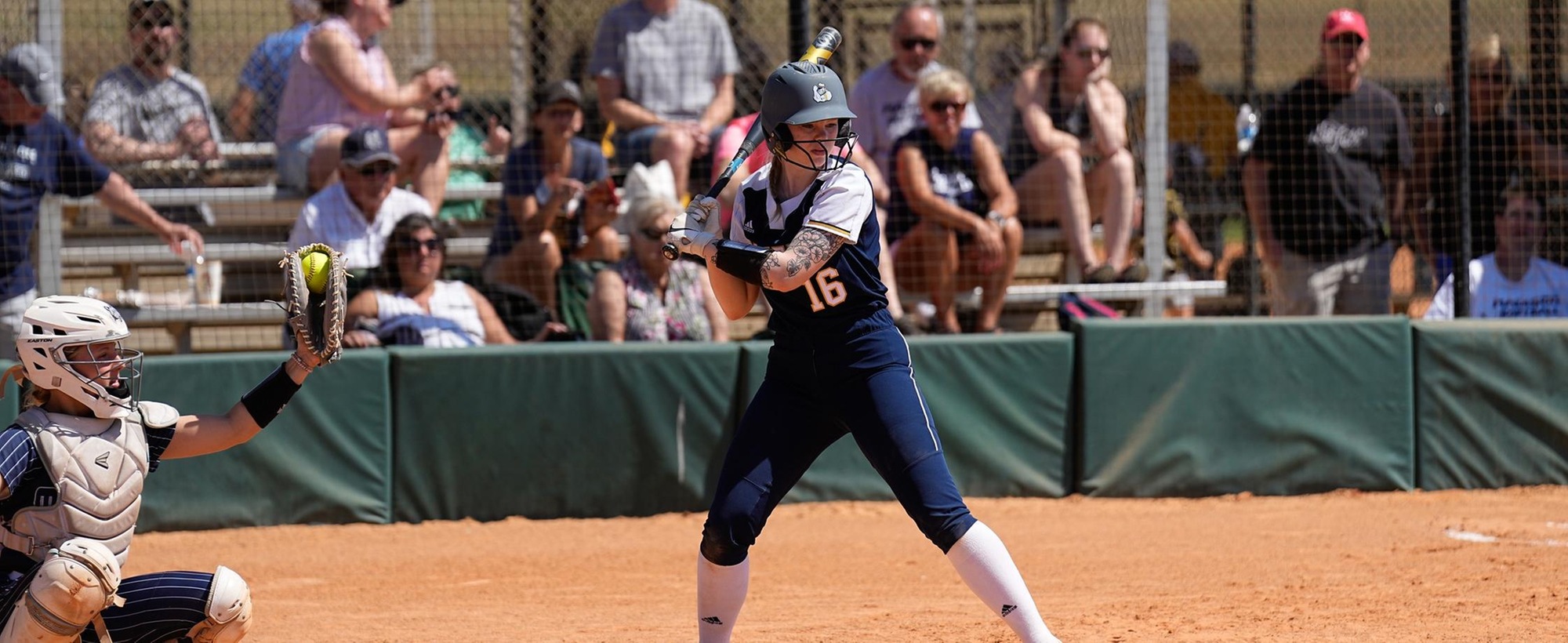 Lakers Softball Goes 1-1 With Tritons