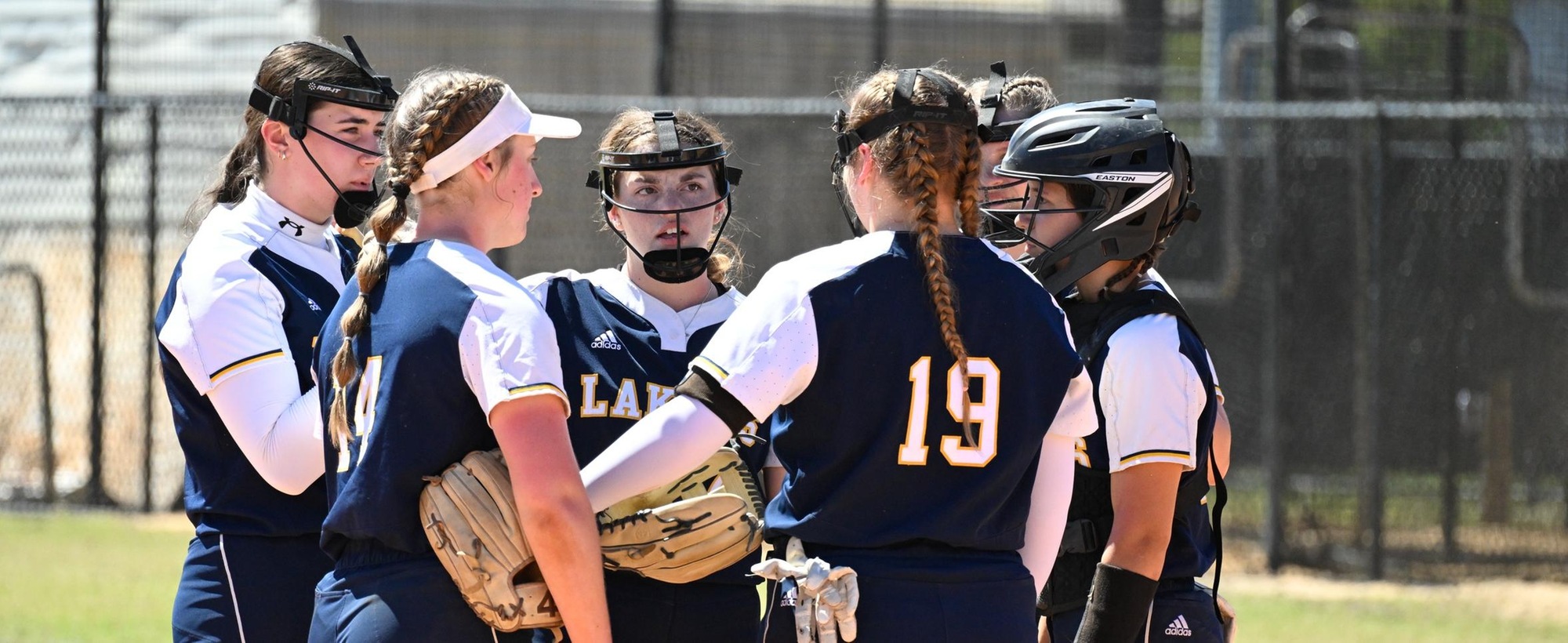 Lakers Get Sweep Over Thunderbirds