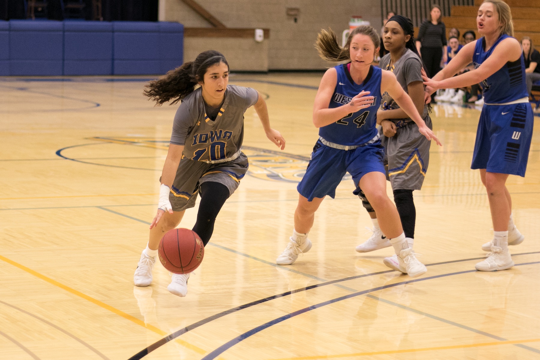 Lakers open the new year with a win