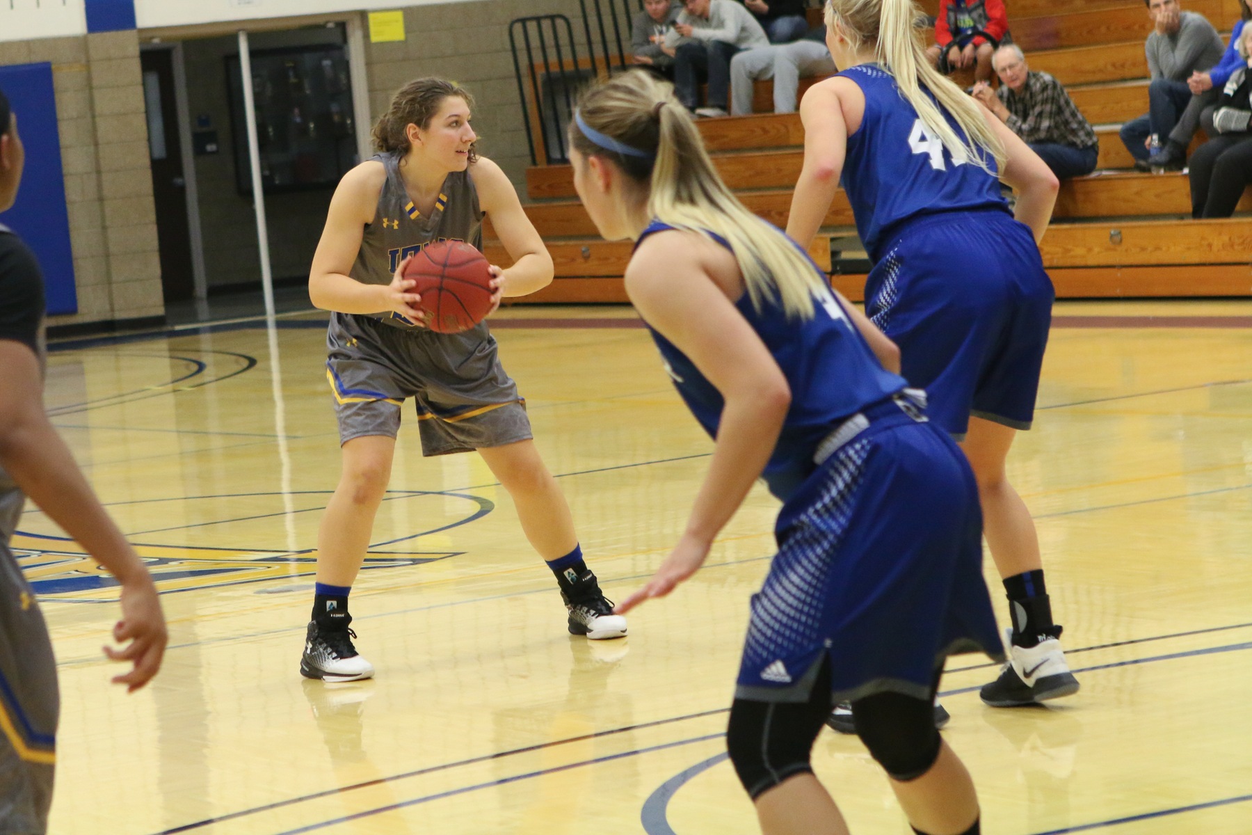 Lakers win home opener