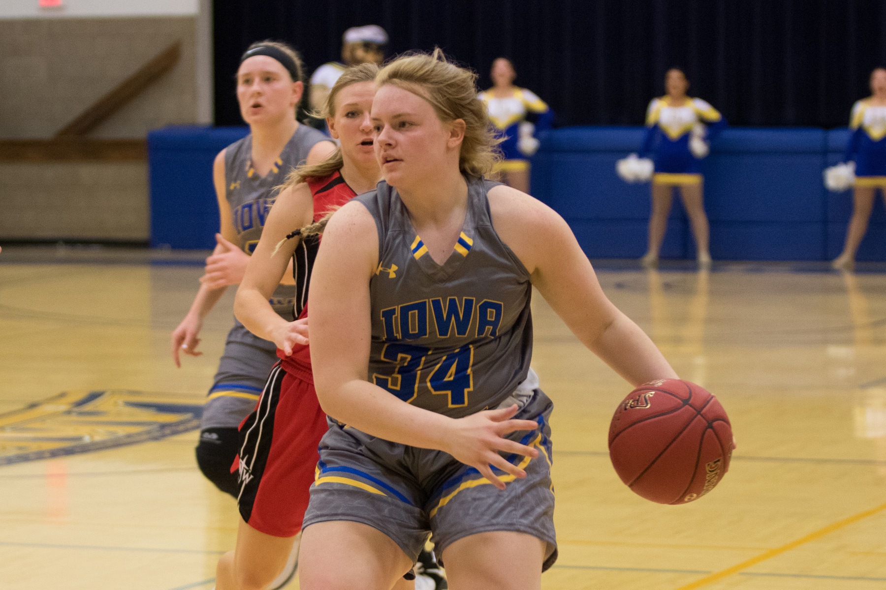Lakers win second conference game