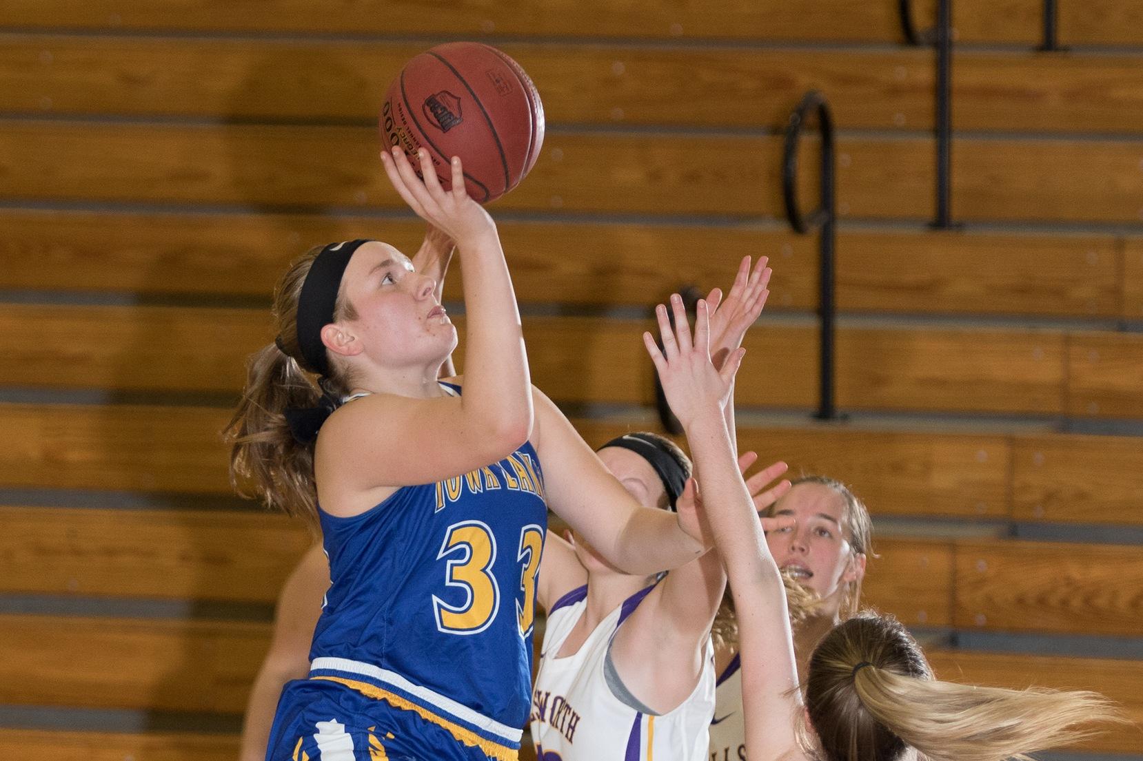 Lakers Fight Off Gustavus Adolphus