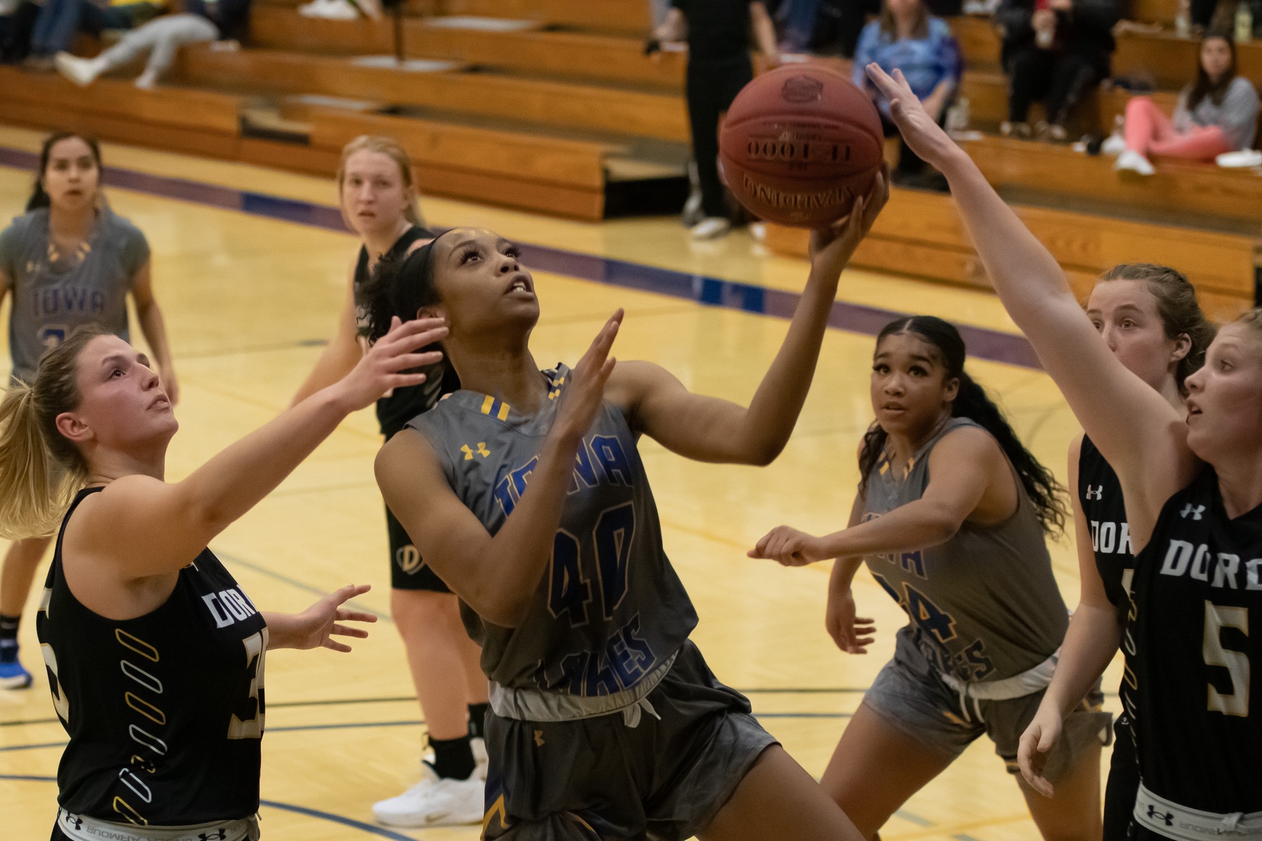 Lakers Earn First Road Win of the Season
