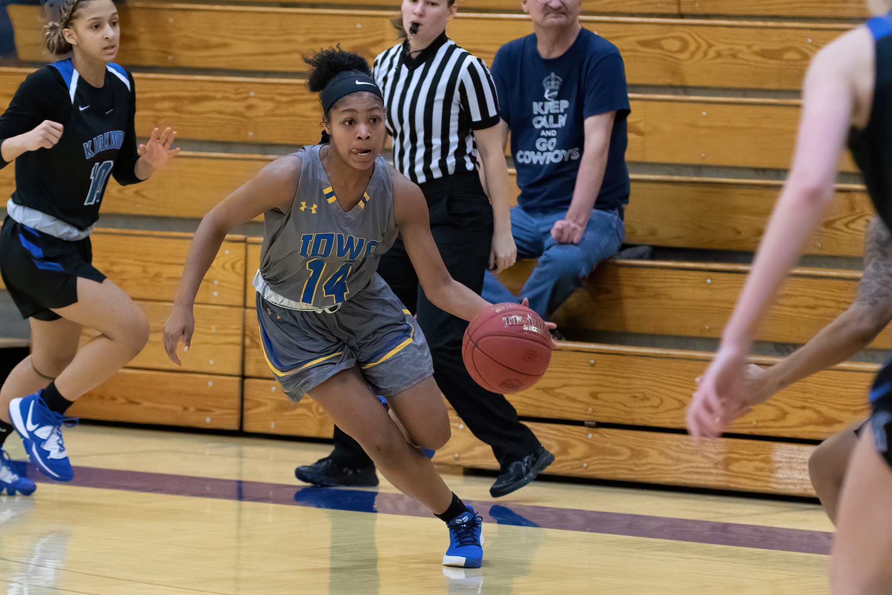 Lakers Surge Past Minnesota West 95-65