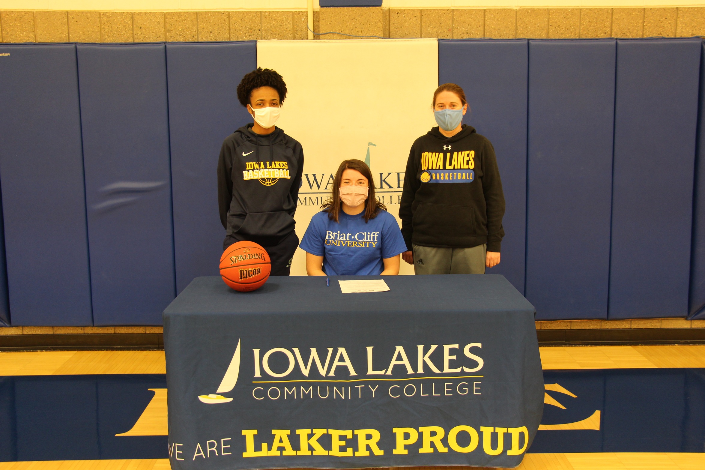 Lakers Madison Hough Signs With Briar Cliff