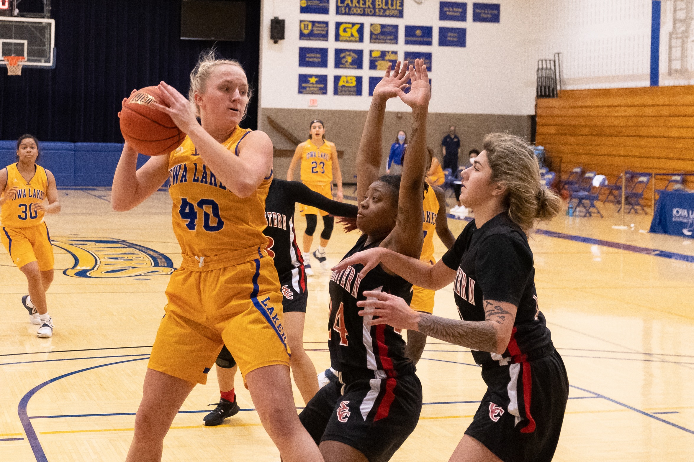 Lakers Fall on the Road