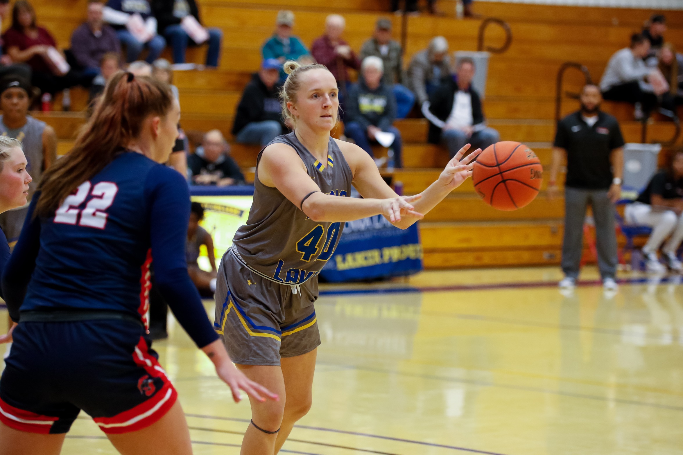 Iowa Lakes Tops NIACC at Home