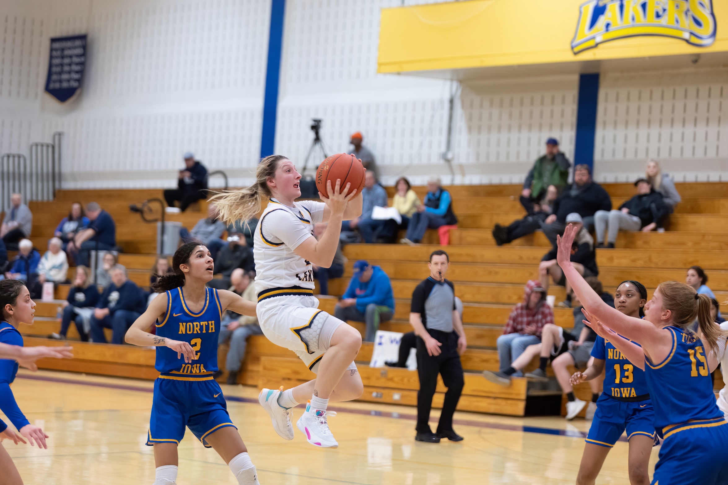 Lakers Extend Win Streak to 6 Games