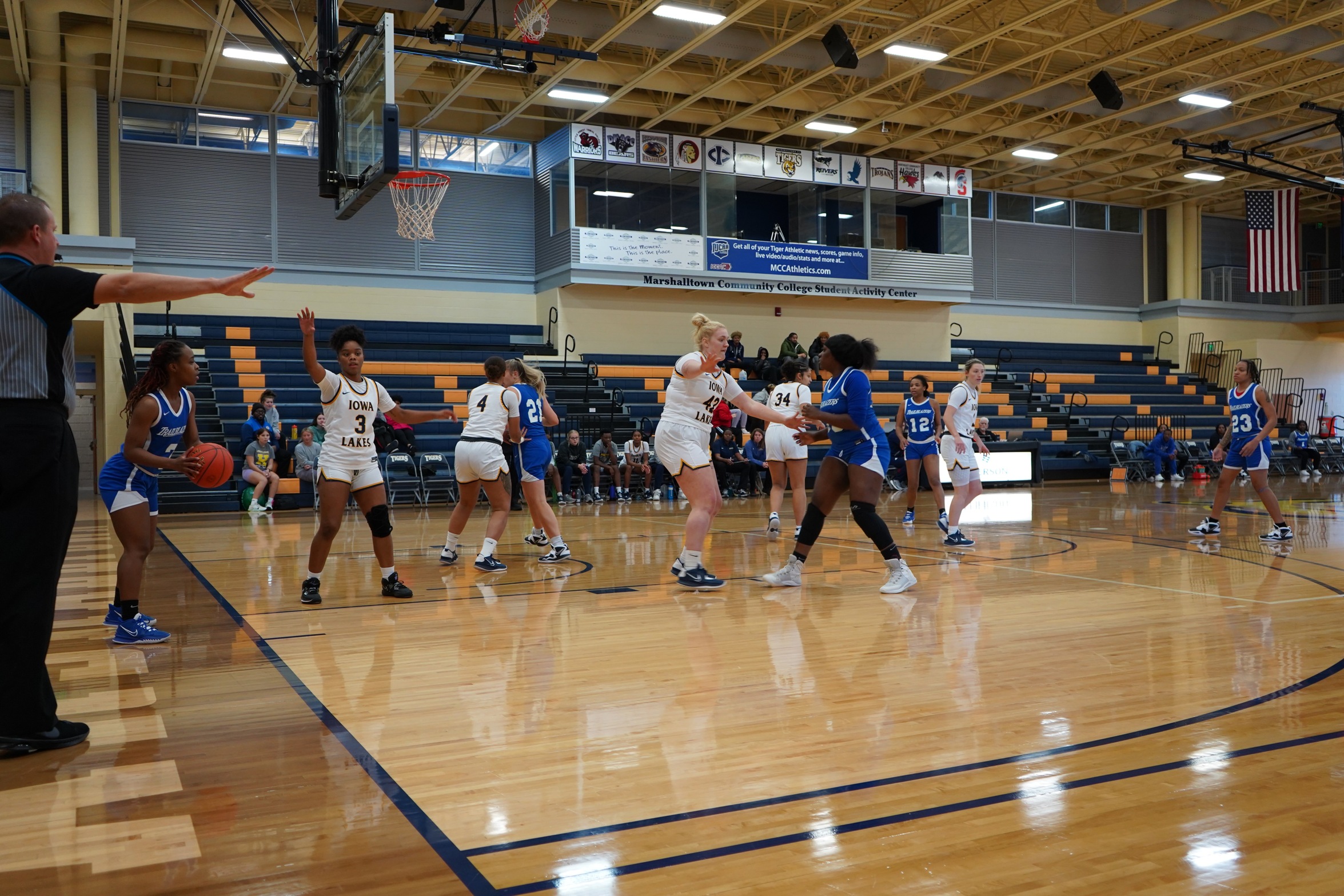 Lakers Go 2-0 at Emerson Classic