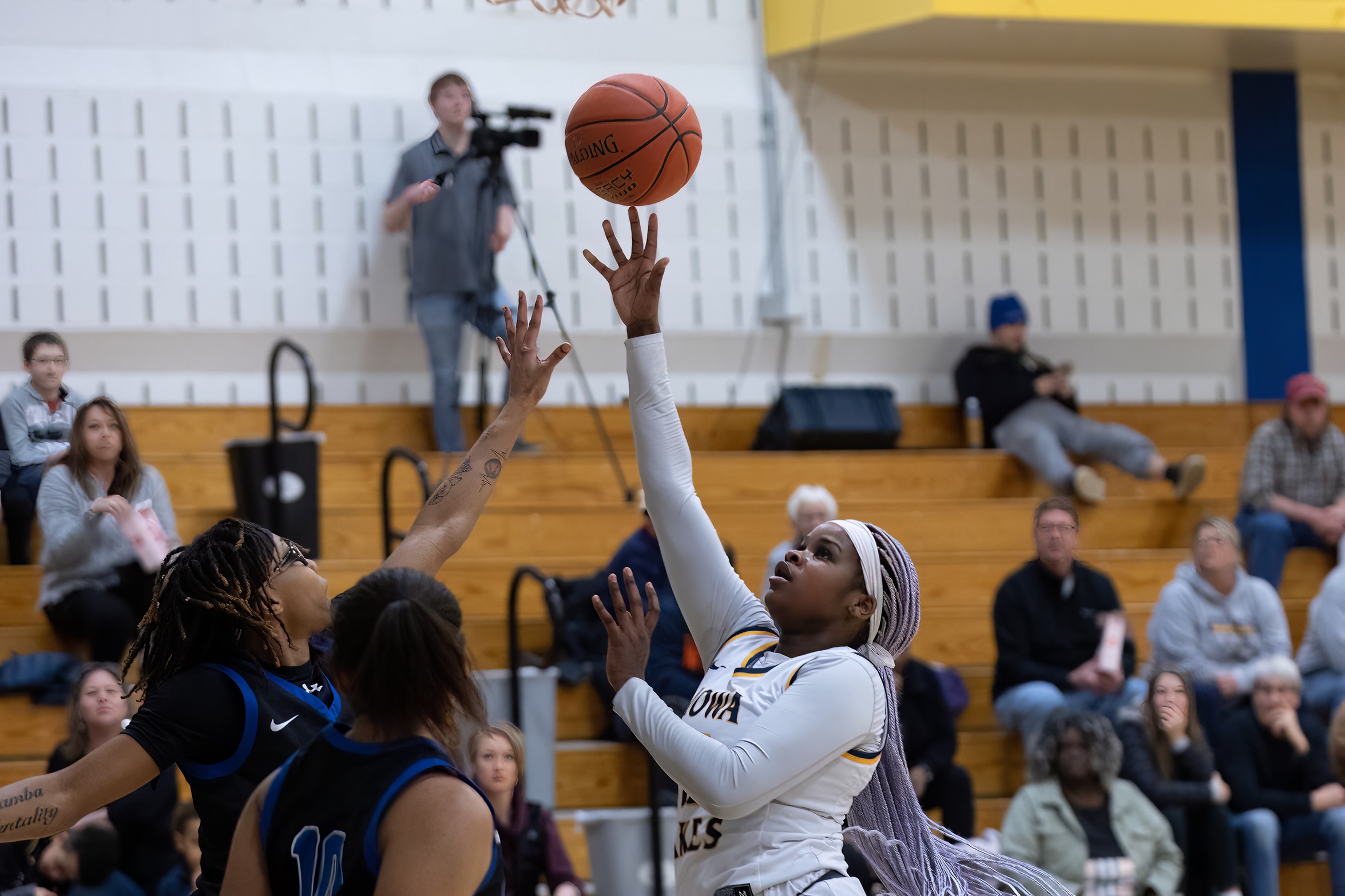 Lakers Fall to #6 Iowa Western