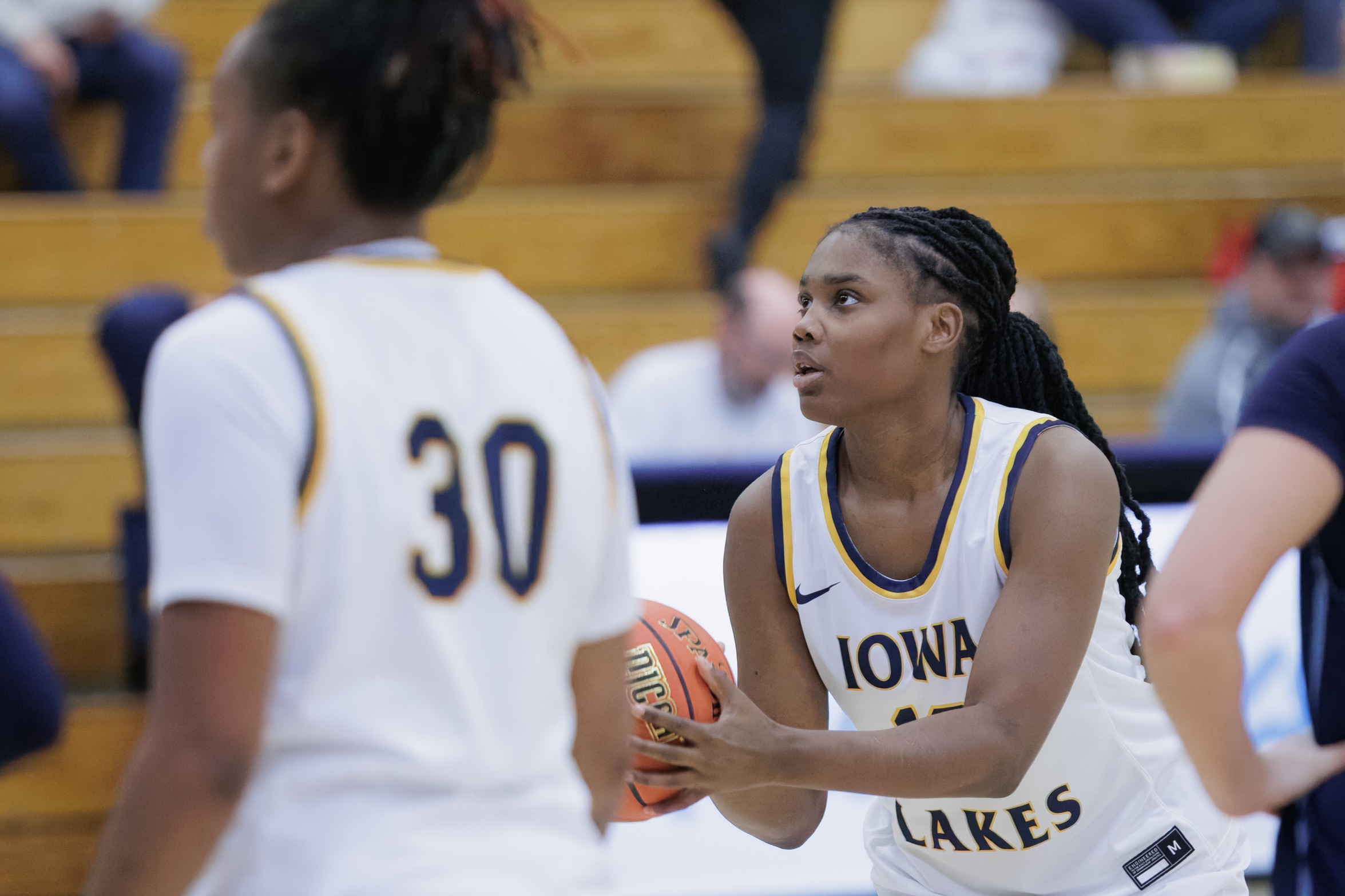No. 20 Iowa Lakes Women&rsquo;s Basketball Defeats Iowa Western 59&ndash;54 at Home