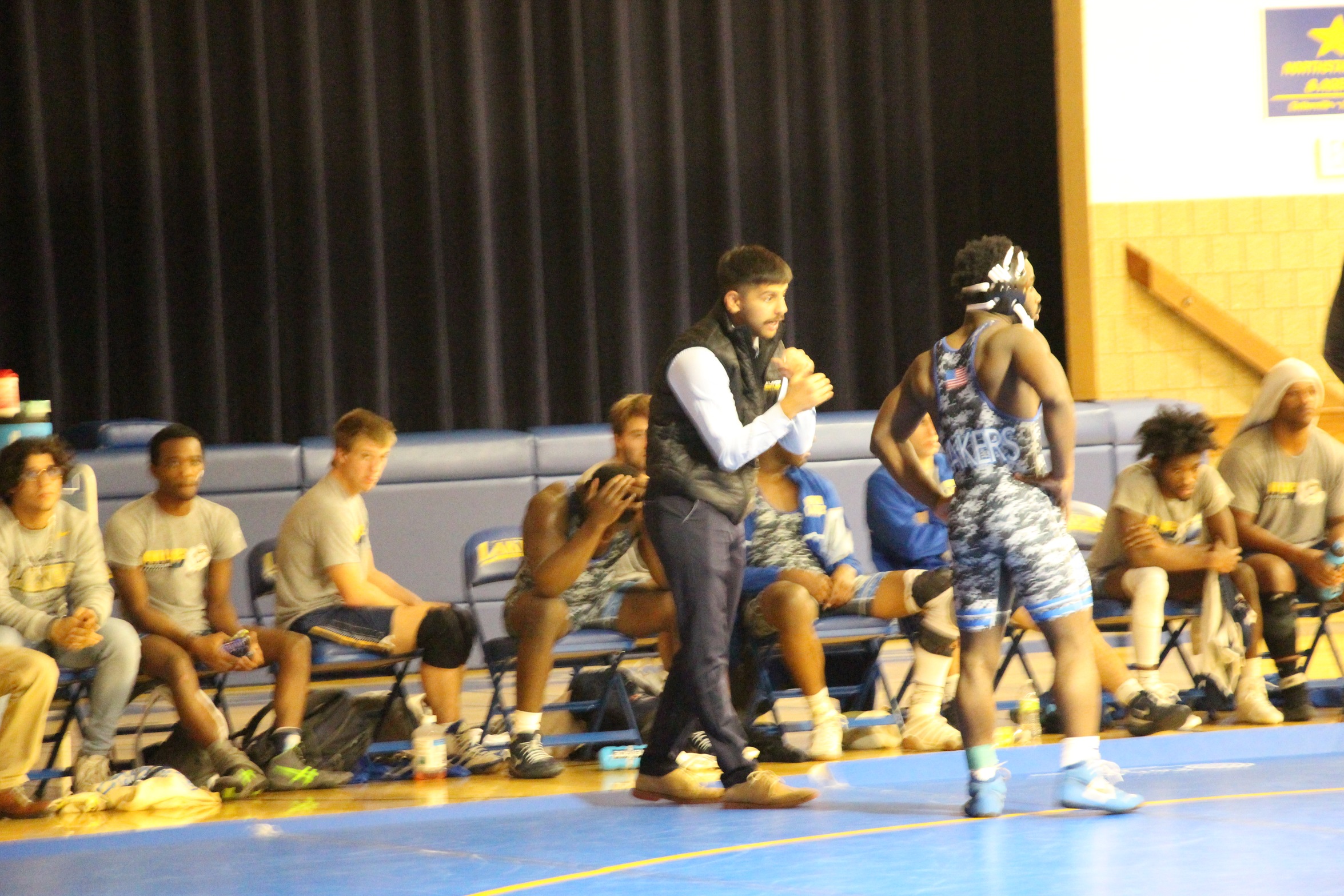 Iowa Lakes Drop Dual Against Iowa Central