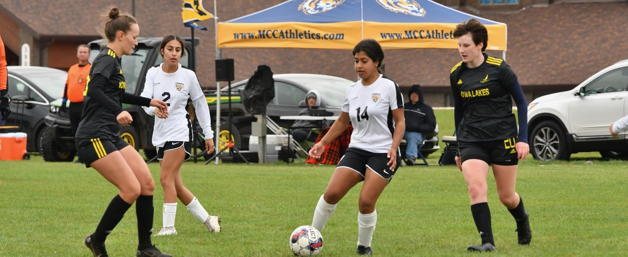 Lakers Ease Past Marshalltown