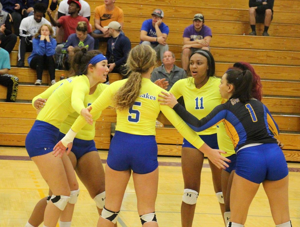 DMACC DOMINATES LAKERS