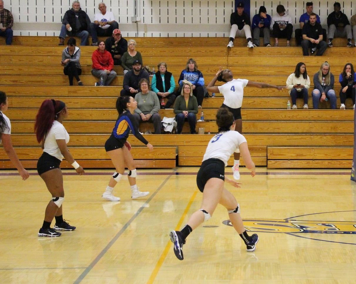LAKERS GO 2&1 FIRST DAY OF CAPTAIN JACK CLASSIC