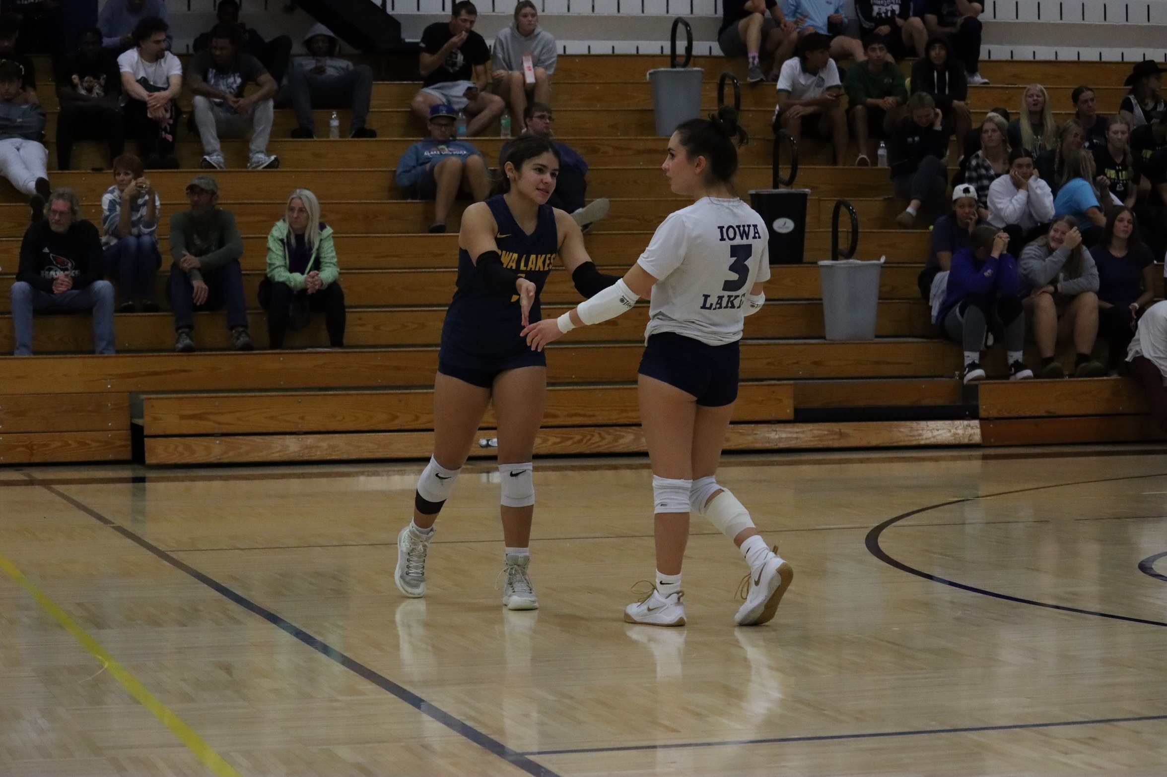 Comets soar over the Lakers