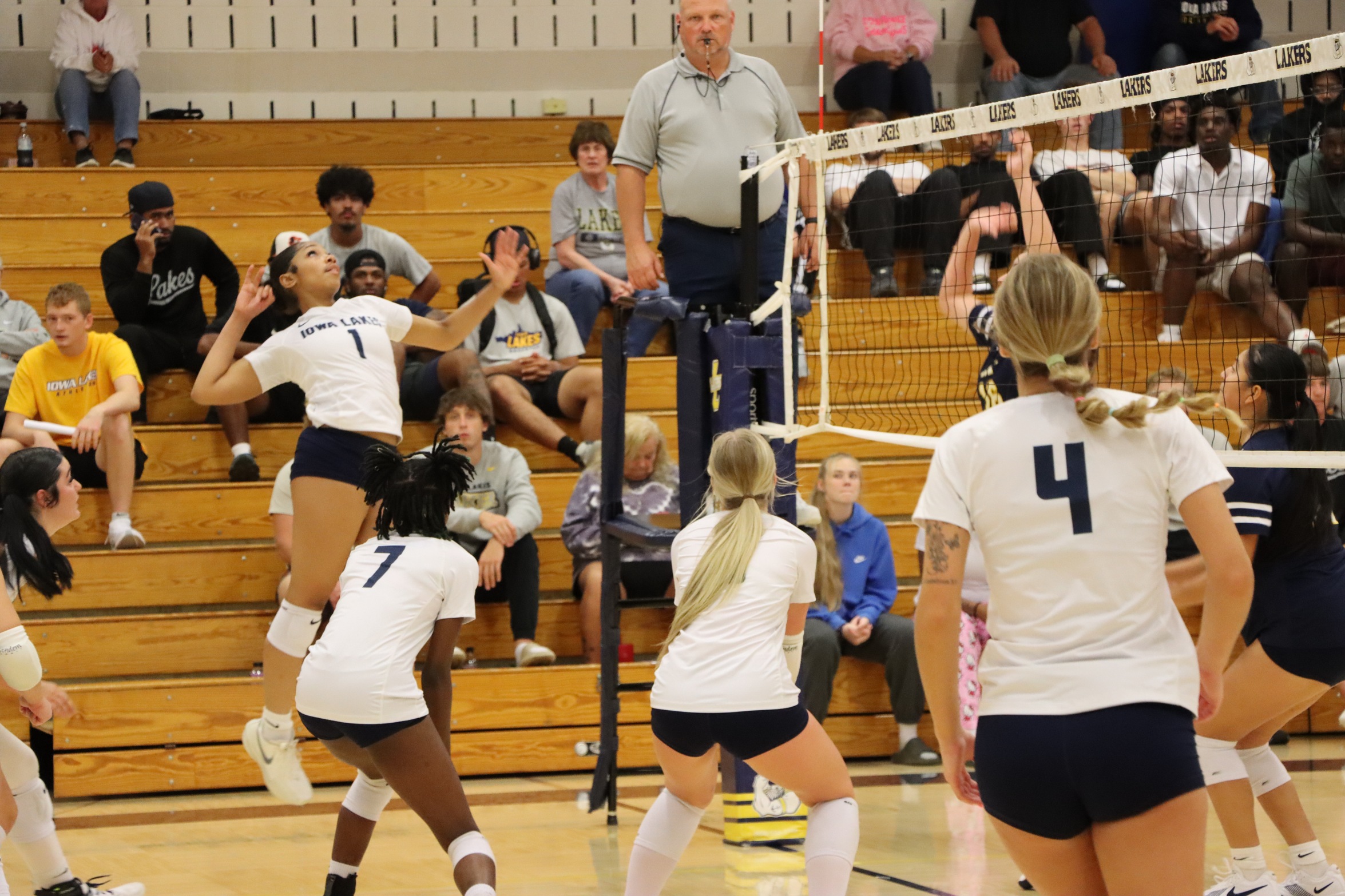 Lakers Rally for Gritty 3&ndash;2 Conference Victory&nbsp;